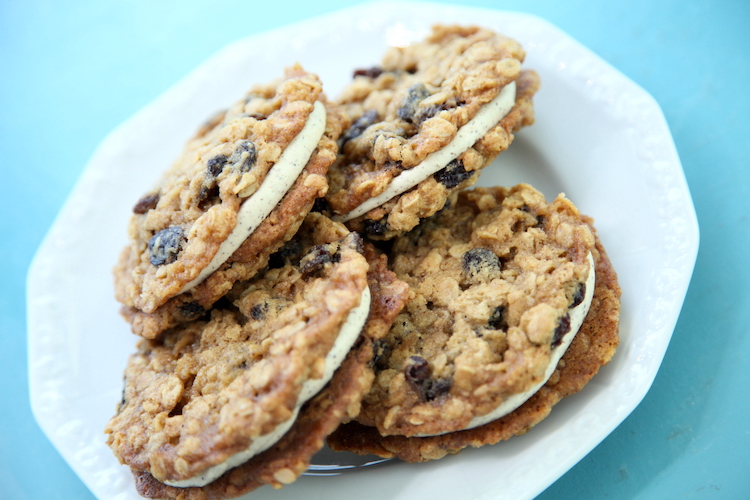 Oatmeal Browned Butter Cream Pies